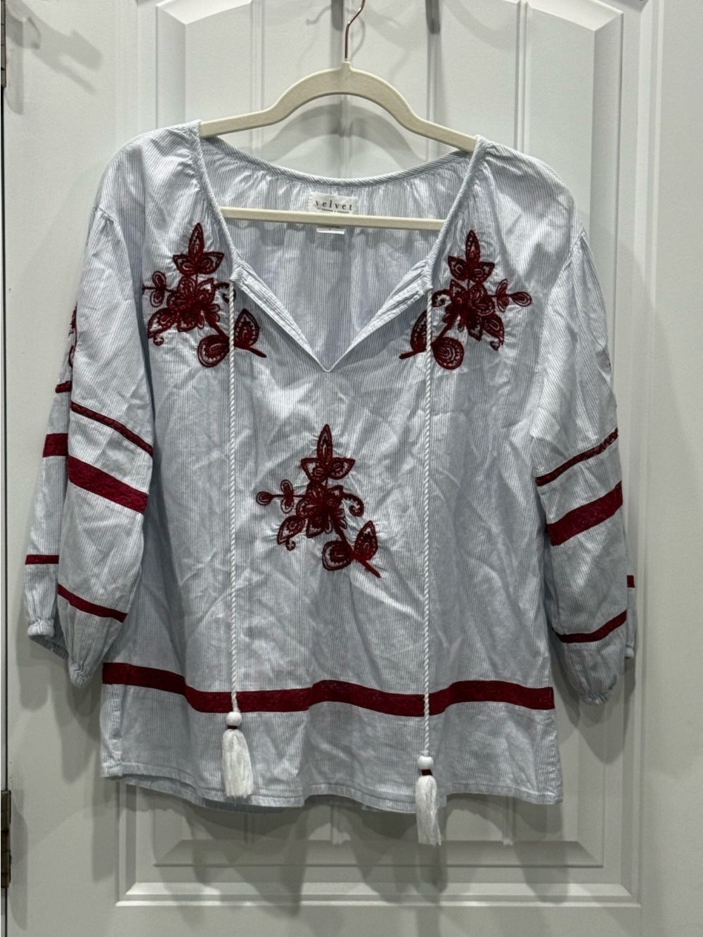 Velvet by Graham & Spencer Women’s Size Small Embroidered Peasant Blouse EUC